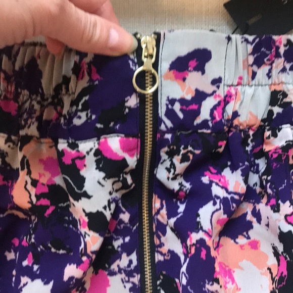 Zippered skirt - Picture 2 of 3